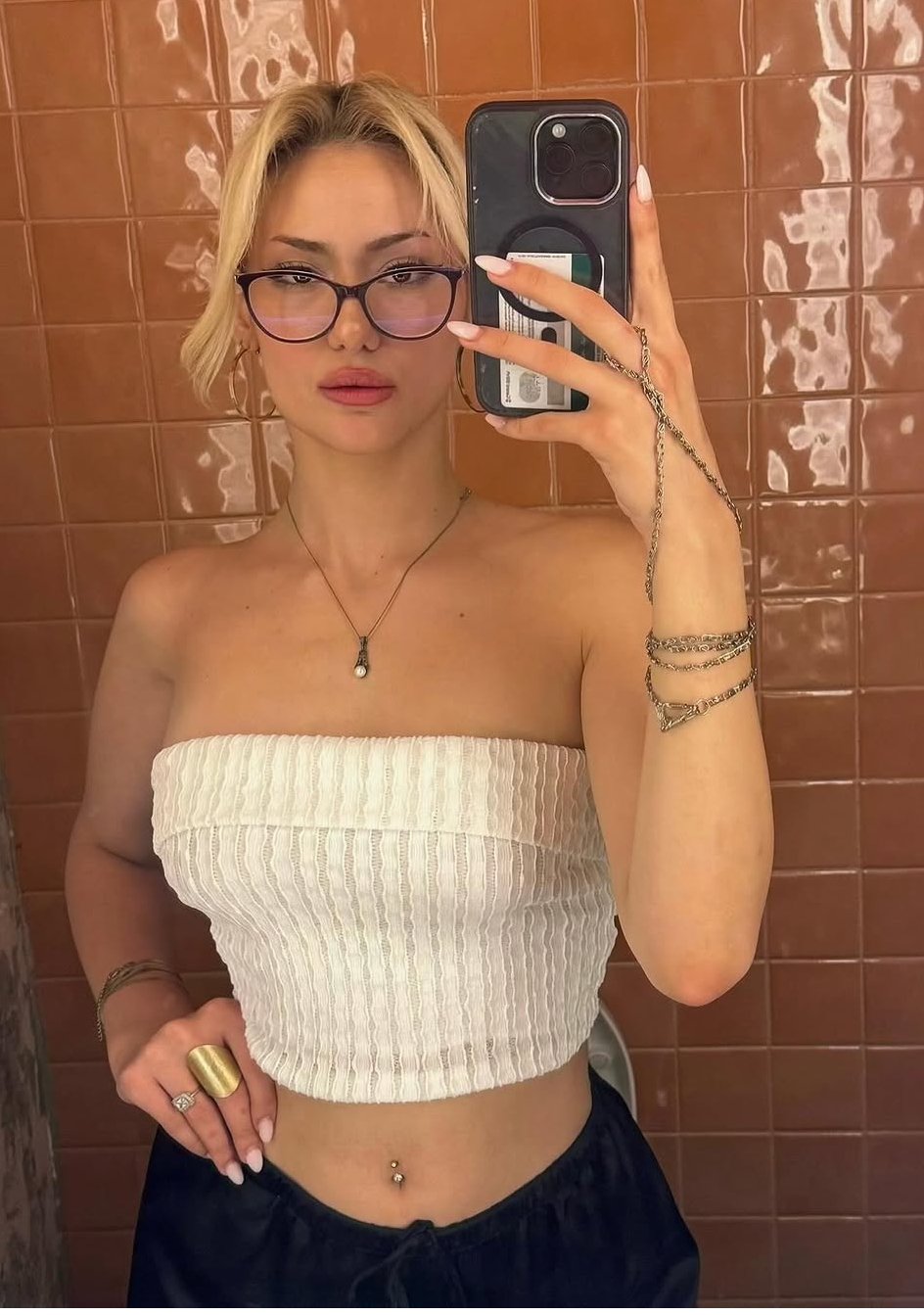 Yakutiye Pozitif Kadın Escort Bütün